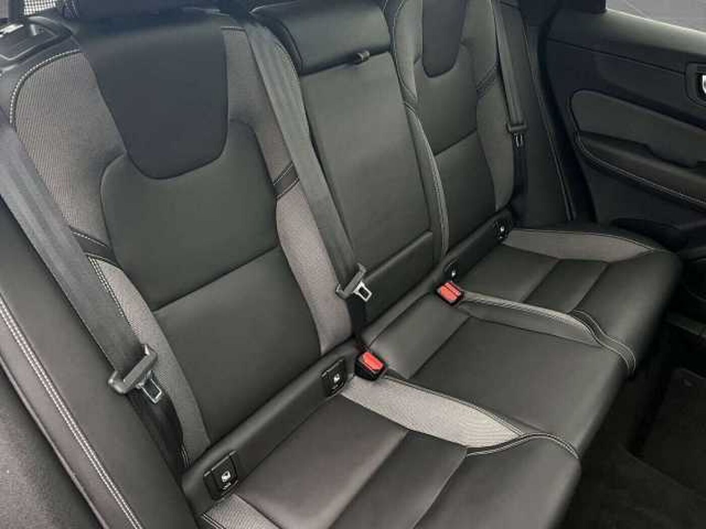 Volvo  B4 D R Design Geartronic/Keyless/360°RFK