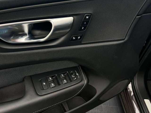 Volvo  B4 D R Design Geartronic/Keyless/360°RFK