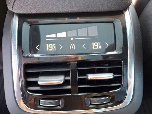 Volvo  B3 Mild-Hybrid Core Autom. /Keyless/Tempomat
