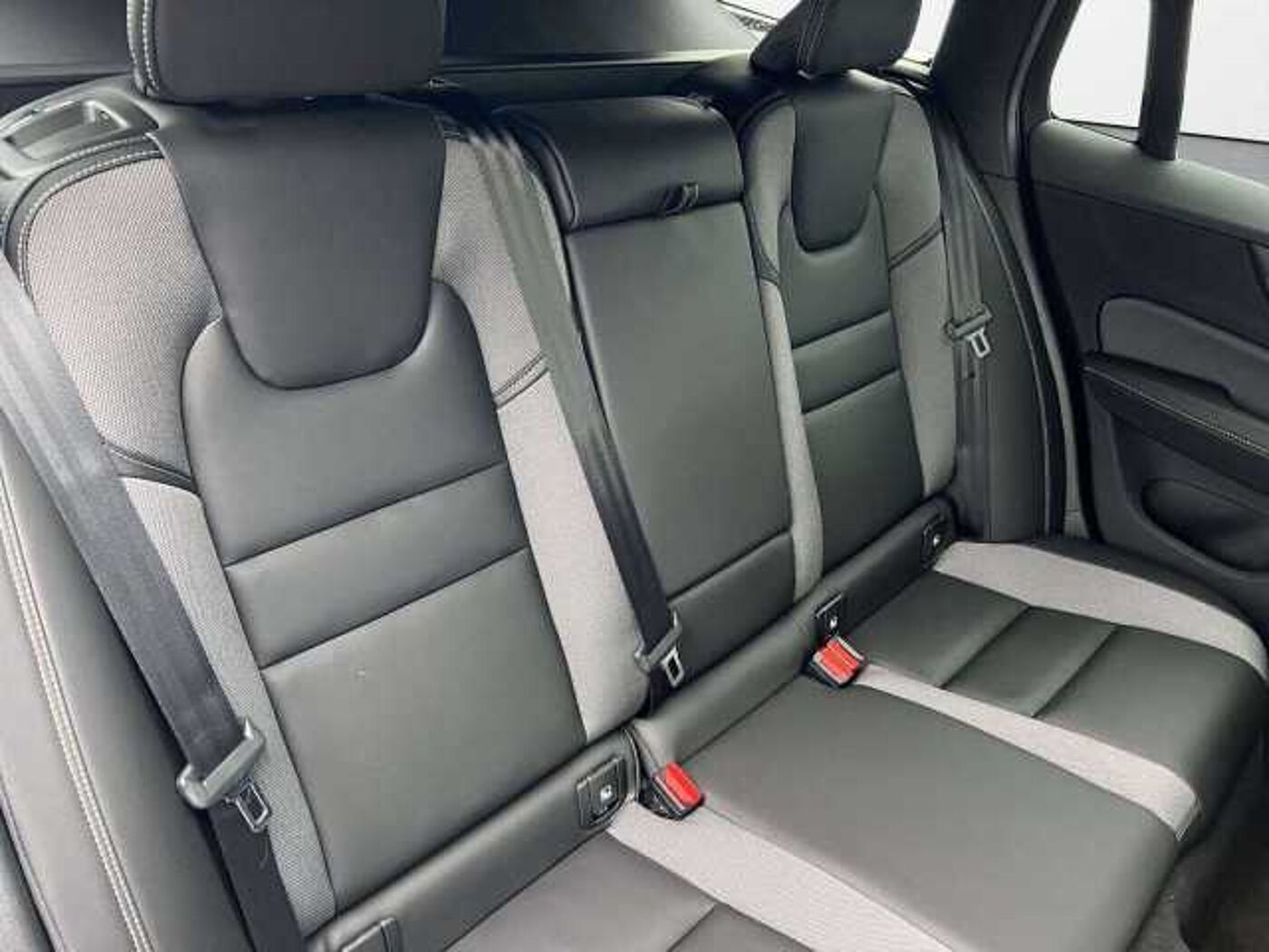 Volvo  Plus B5 Aut. AWD +ACC