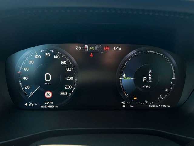 Volvo  T4 Recharge Core