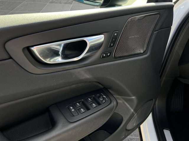 Volvo  B4 D AWD Plus Dark Autom. /Keyless/iACC