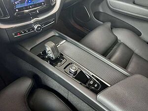 Volvo  B5 D AWD Momentum Pro Geartronic