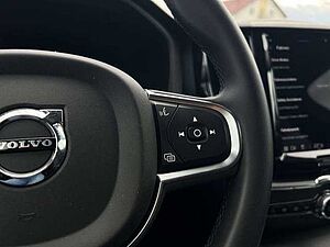 Volvo  B4 Core 2WD 2.0l Mild-Hybrid Autom. /SitzHZ