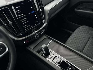 Volvo  B4 Core 2WD 2.0l Mild-Hybrid Autom. /SitzHZ