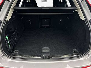 Volvo  B4 Core 2WD 2.0l Mild-Hybrid Autom. /SitzHZ