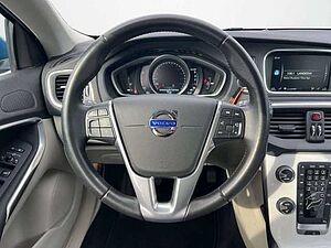 Volvo  D3 2.0l YOU! /SitzHZ/Navi/Tempomat/Klima/RFK