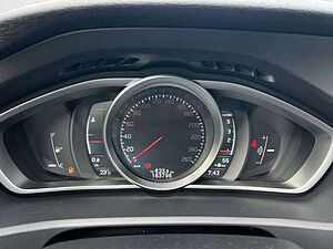 Volvo  D3 2.0l YOU! /SitzHZ/Navi/Tempomat/Klima/RFK