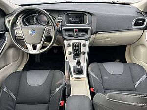 Volvo  D3 2.0l YOU! /SitzHZ/Navi/Tempomat/Klima/RFK