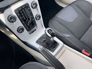 Volvo  D3 2.0l YOU! /SitzHZ/Navi/Tempomat/Klima/RFK