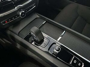 Volvo  B4 Momentum Pro Geartronic/Keyless/DAB