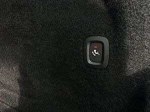 Volvo  B4 Momentum Pro Geartronic/Keyless/DAB