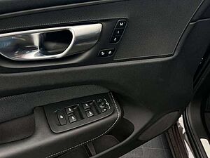 Volvo  B4 D R Design Geartronic/Keyless/360°RFK