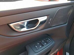 Volvo  B3 Mild-Hybrid Core Autom. /Keyless/Tempomat