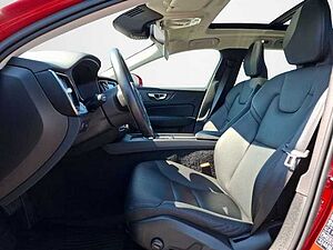 Volvo  B3 Mild-Hybrid Core Autom. /Keyless/Tempomat