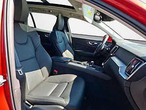 Volvo  B3 Mild-Hybrid Core Autom. /Keyless/Tempomat