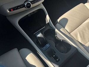 Volvo  T4 Recharge Core
