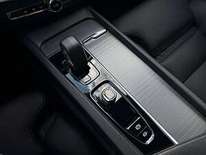 Volvo  B4 D AWD Plus Dark Autom. /Keyless/iACC