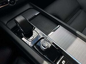 Volvo  B4 D AWD Plus Dark Autom. /Keyless/iACC