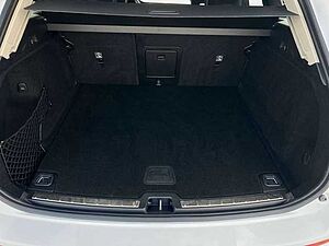 Volvo  B4 D AWD Plus Dark Autom. /Keyless/iACC