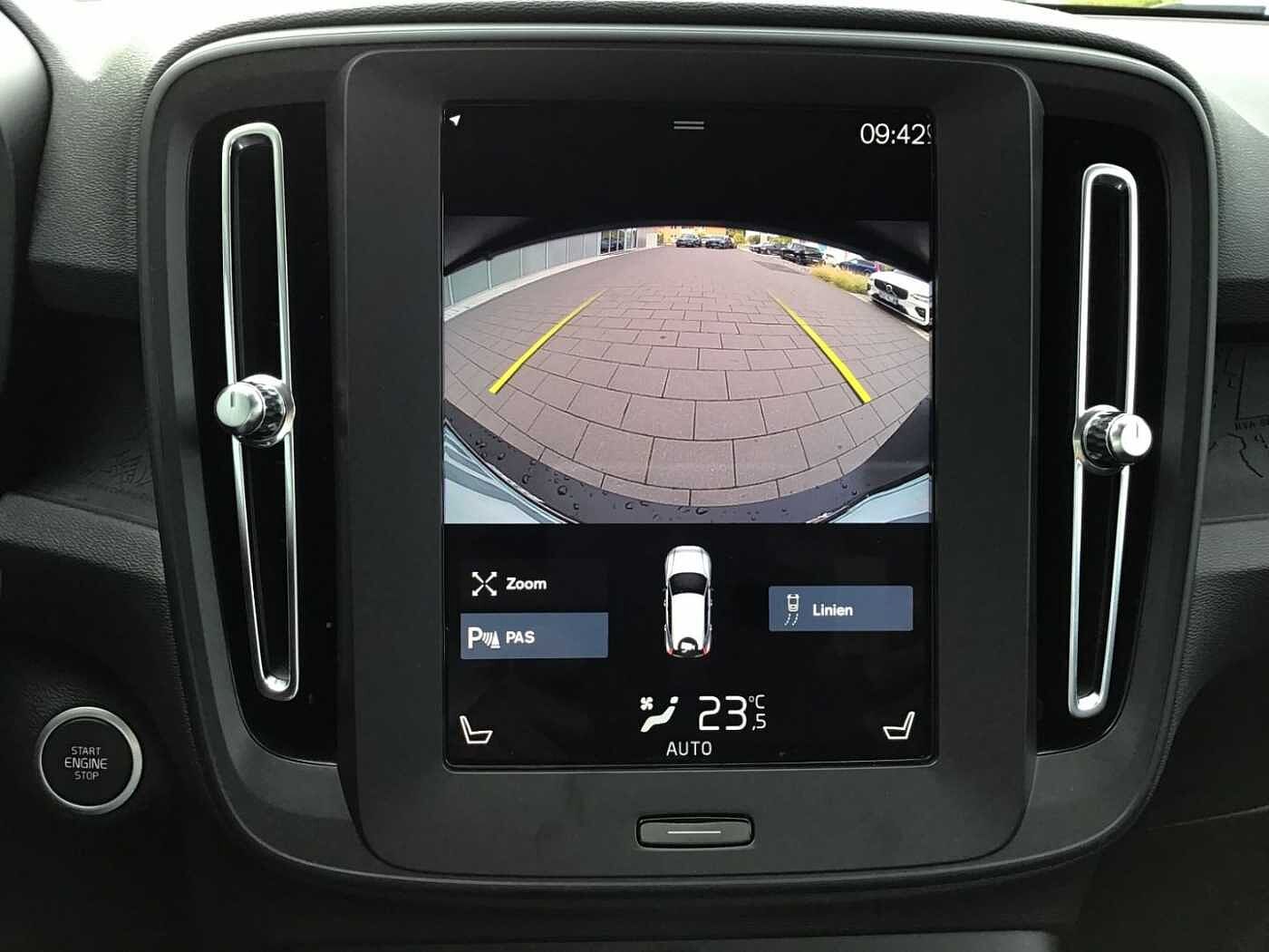 Volvo  T2 Momentum Core Cam Navi