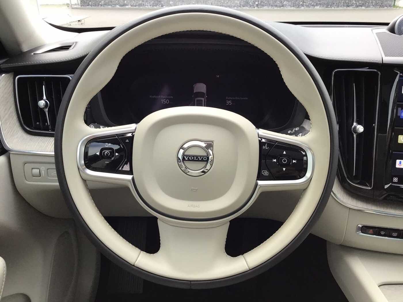 Volvo  T8 Inscription AWD Stdhzg. HUD 360° Cam