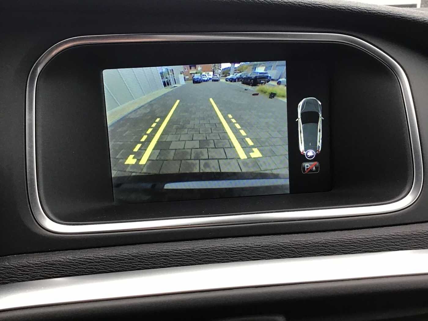 Volvo  D2 Kinetic Navi Cam Klima