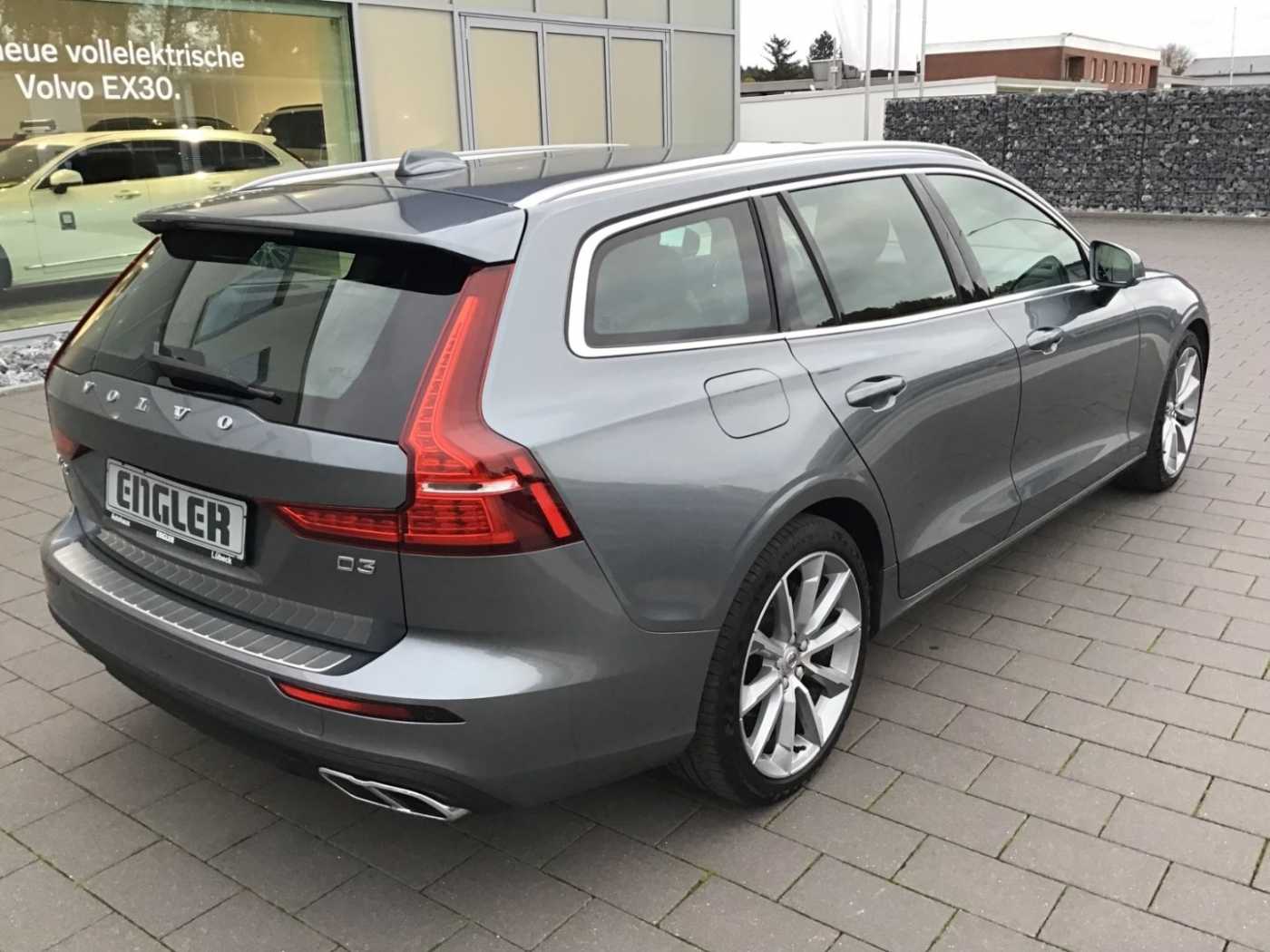 Volvo  D3 Momentum Stdhzg. Cam Navi Keyless