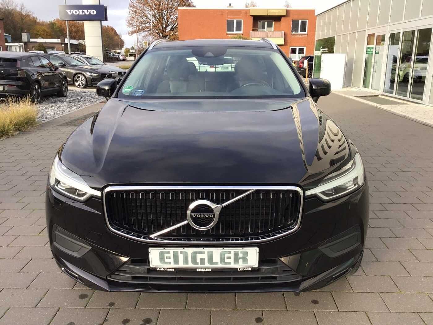 Volvo  D4 Momentum AWD Stdhzg. AHK