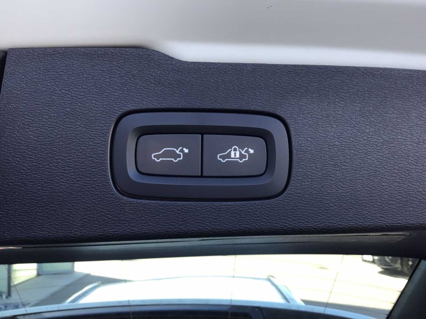 Volvo  T6 Plus Dark AWD Keyless Cam AHK