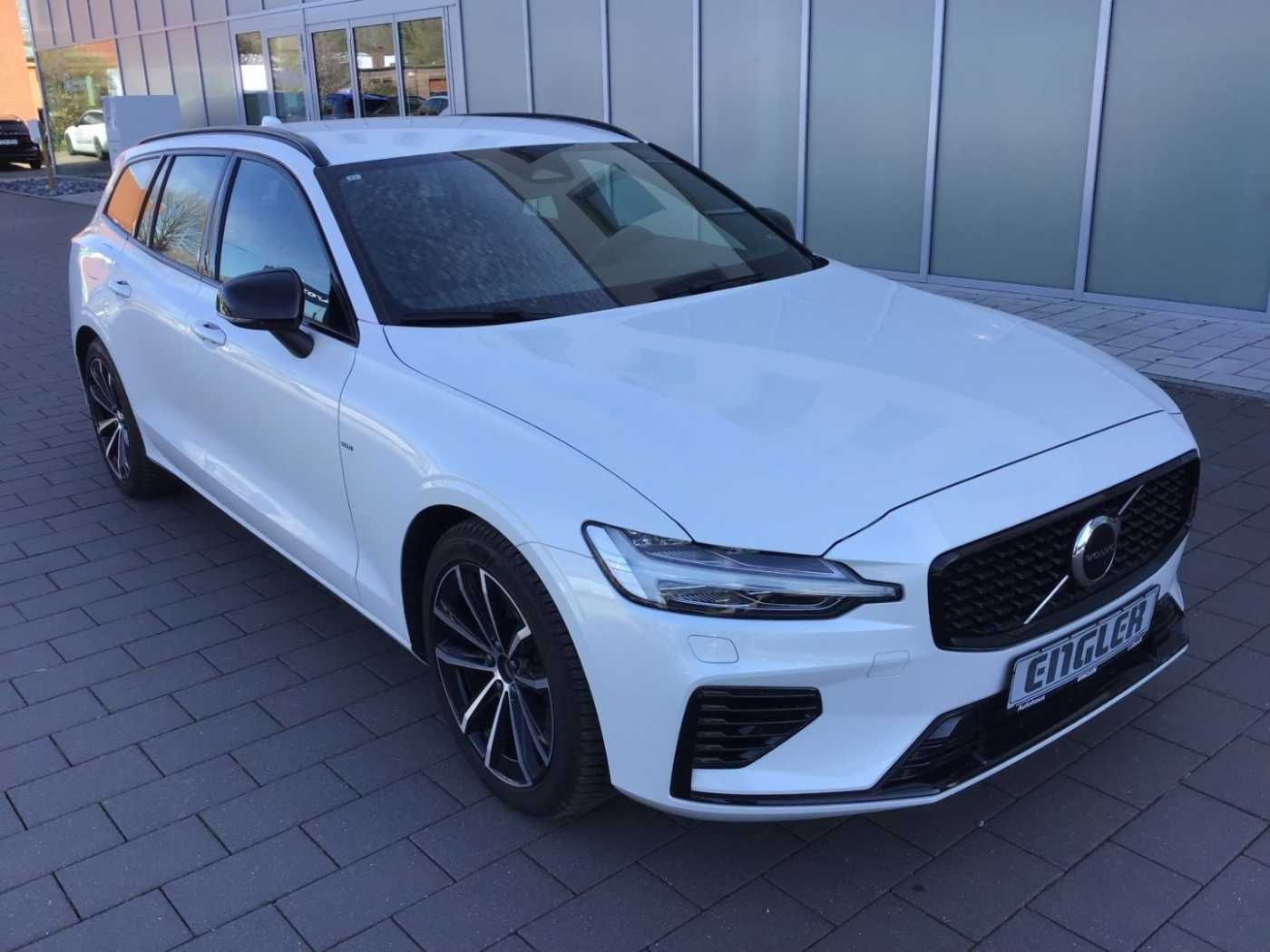 Volvo  T6 Plus Dark AWD Keyless Cam AHK
