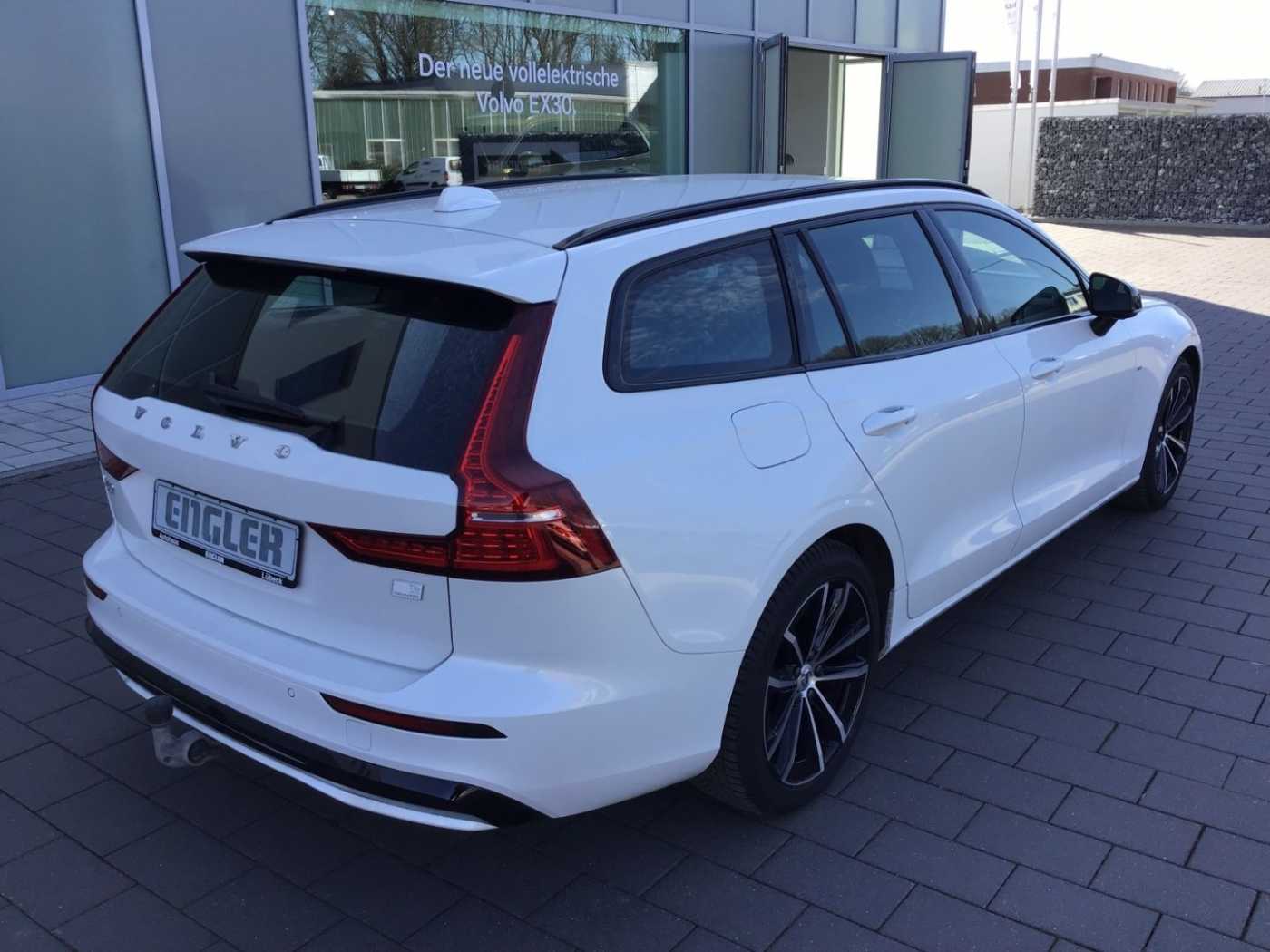 Volvo  T6 Plus Dark AWD Keyless Cam AHK