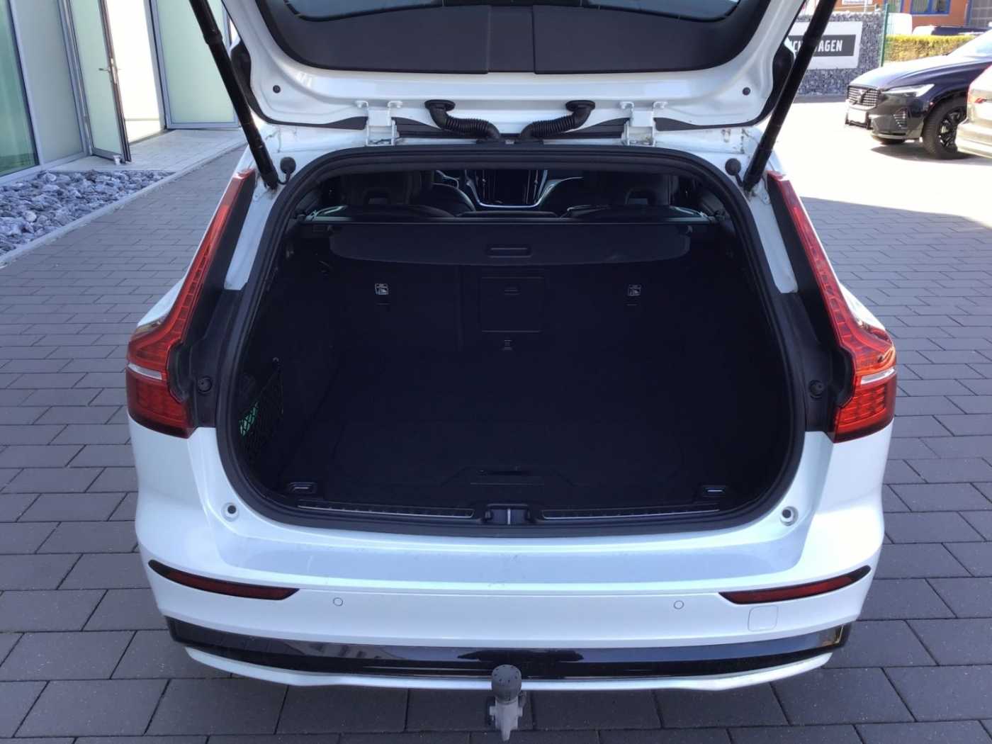 Volvo  T6 Plus Dark AWD Keyless Cam AHK
