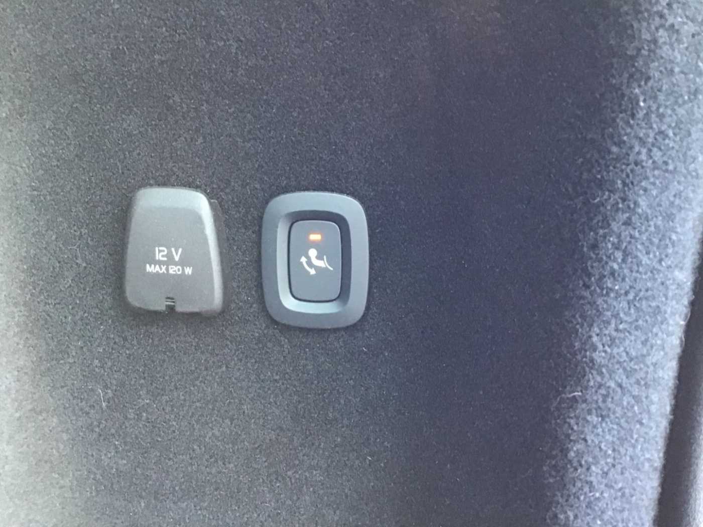 Volvo  T6 Plus Dark AWD Keyless Cam AHK
