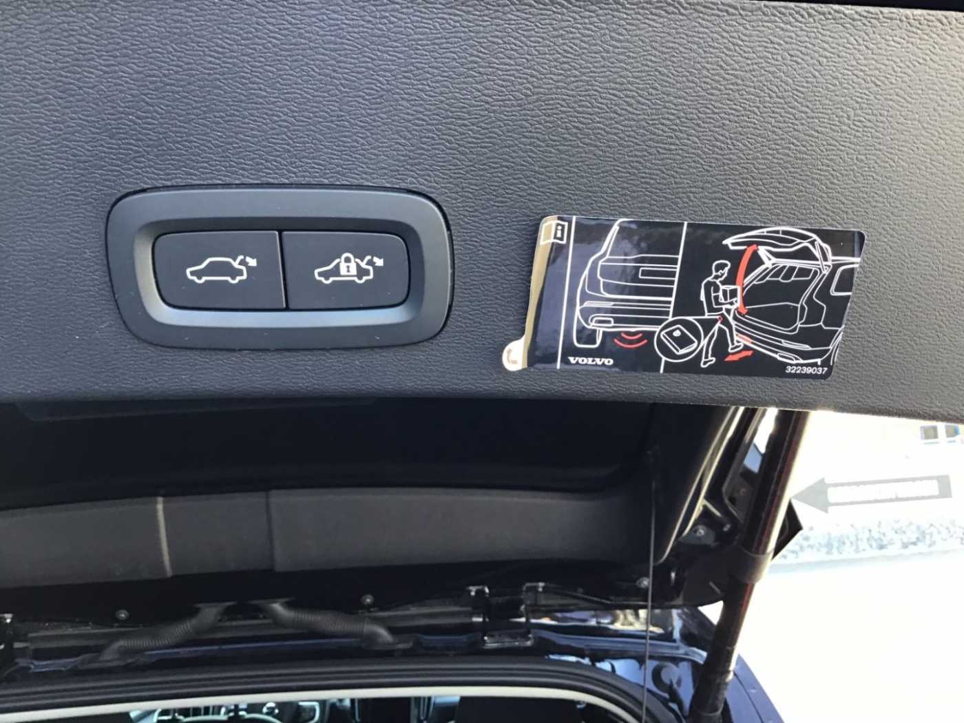 Volvo  T3 Momentum Pro Navi Cam