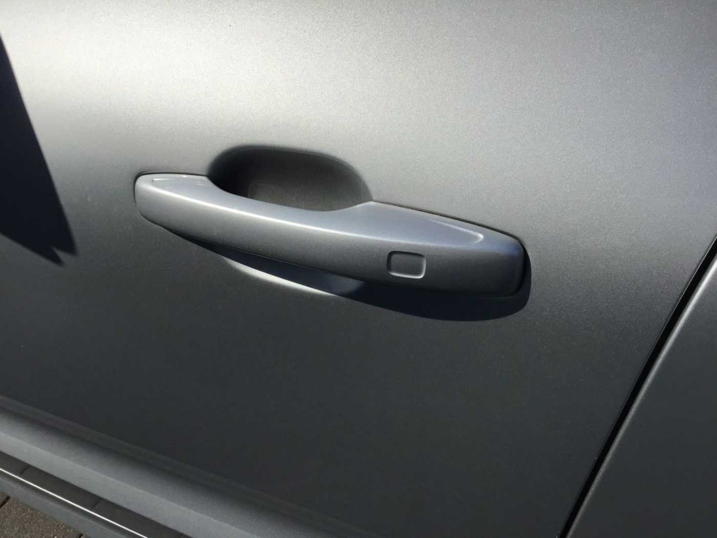 Volvo  T5 R-Design AWD Keyless AHK Navi 360°Cam