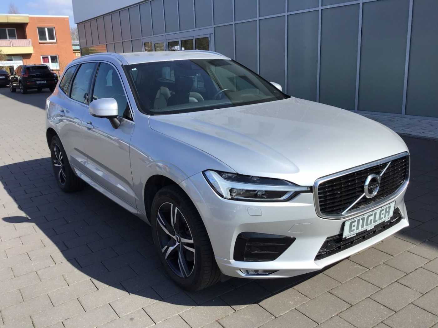 Volvo  T5 R-Design AWD Keyless AHK Navi 360°Cam