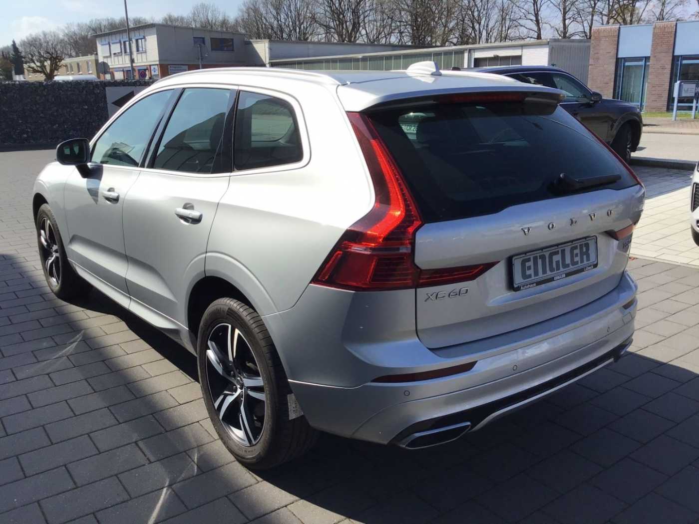 Volvo  T5 R-Design AWD Keyless AHK Navi 360°Cam