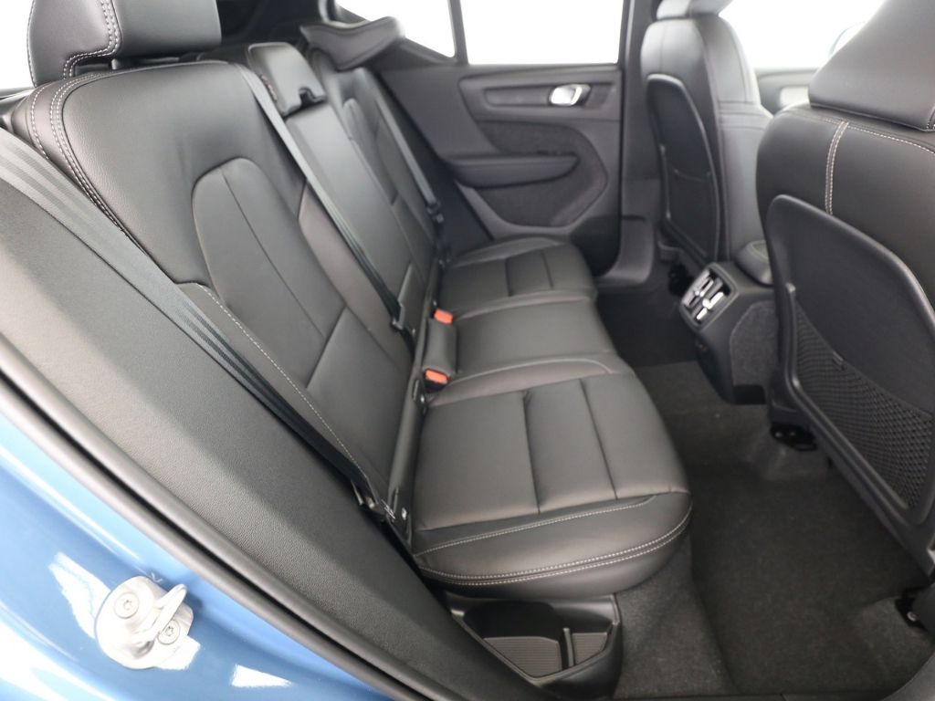 Volvo  B3 (Benzin) Plus Dark PanoDach Leder Cam