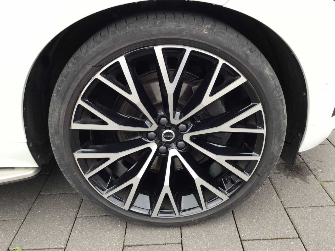Volvo  B5 R-Design AWD PanoDach Stdhzg. 360° Cam