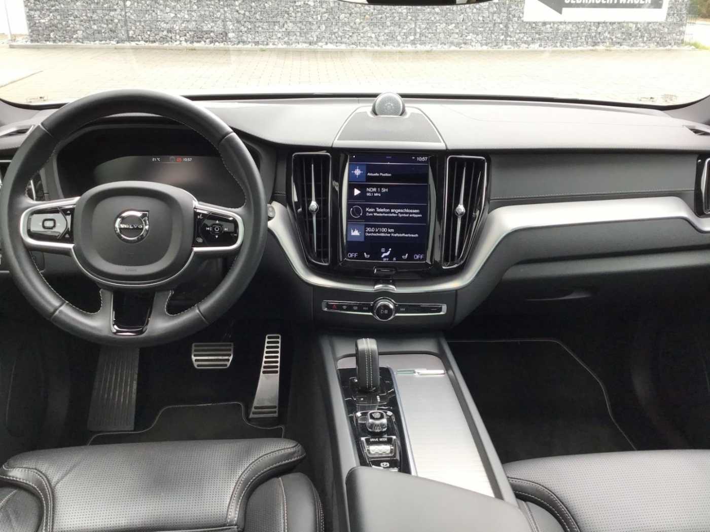 Volvo  B5 R-Design AWD PanoDach Stdhzg. 360° Cam