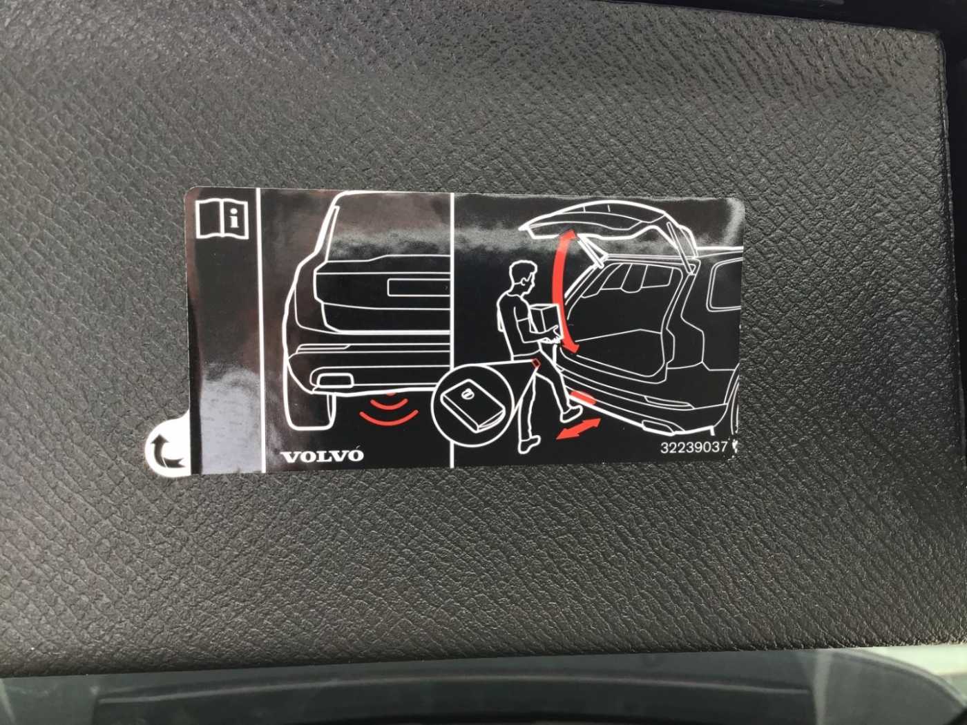 Volvo  T8 Ultimate Dark AWD 7-Sitzer Stdhzg. Cam