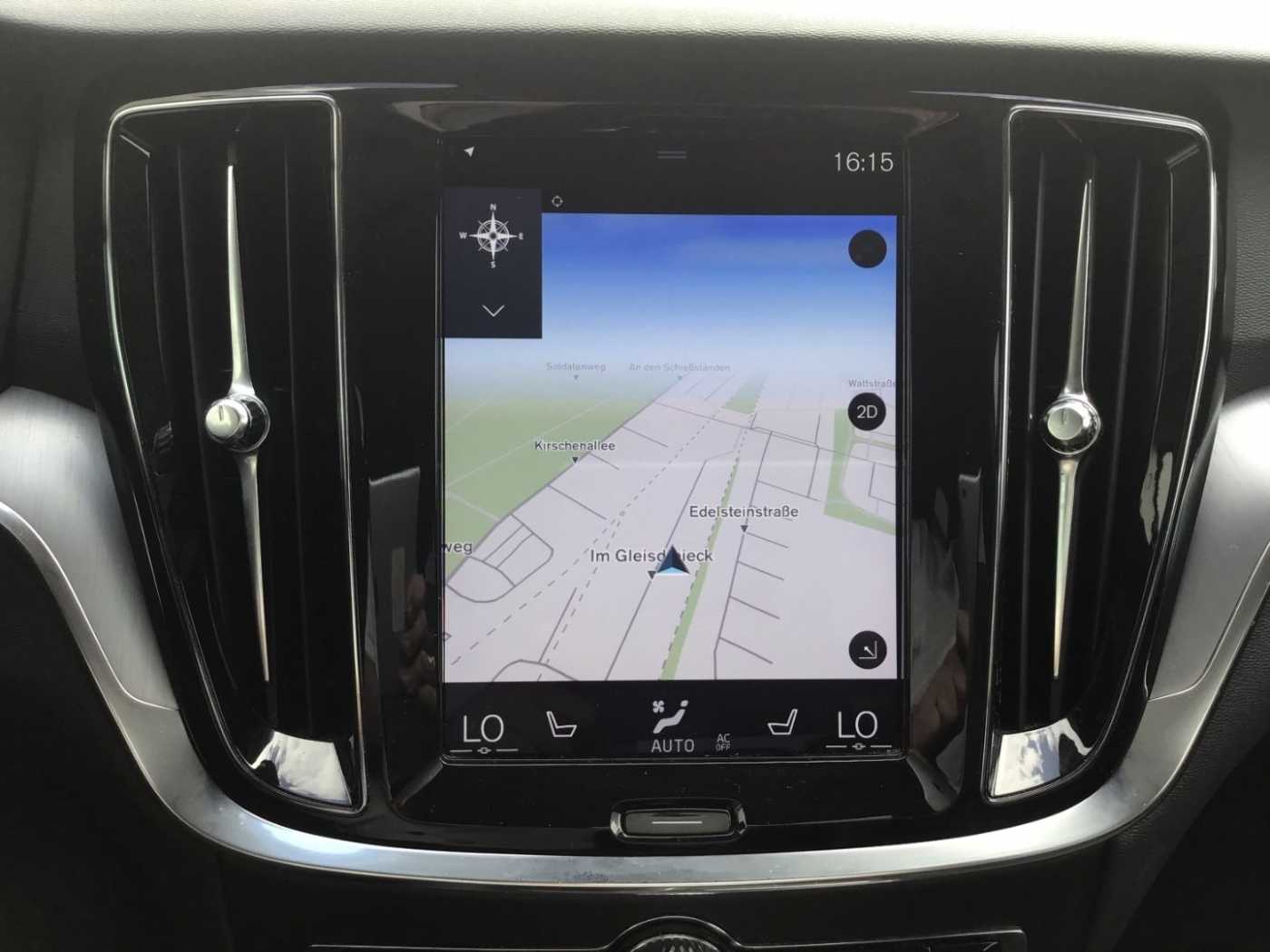 Volvo  T6 Momentum Pro AWD Cam Navi Leder