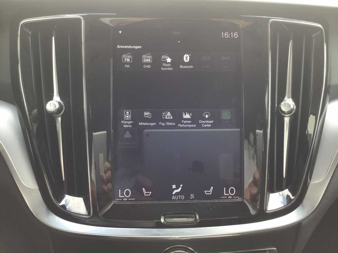 Volvo  T6 Momentum Pro AWD Cam Navi Leder