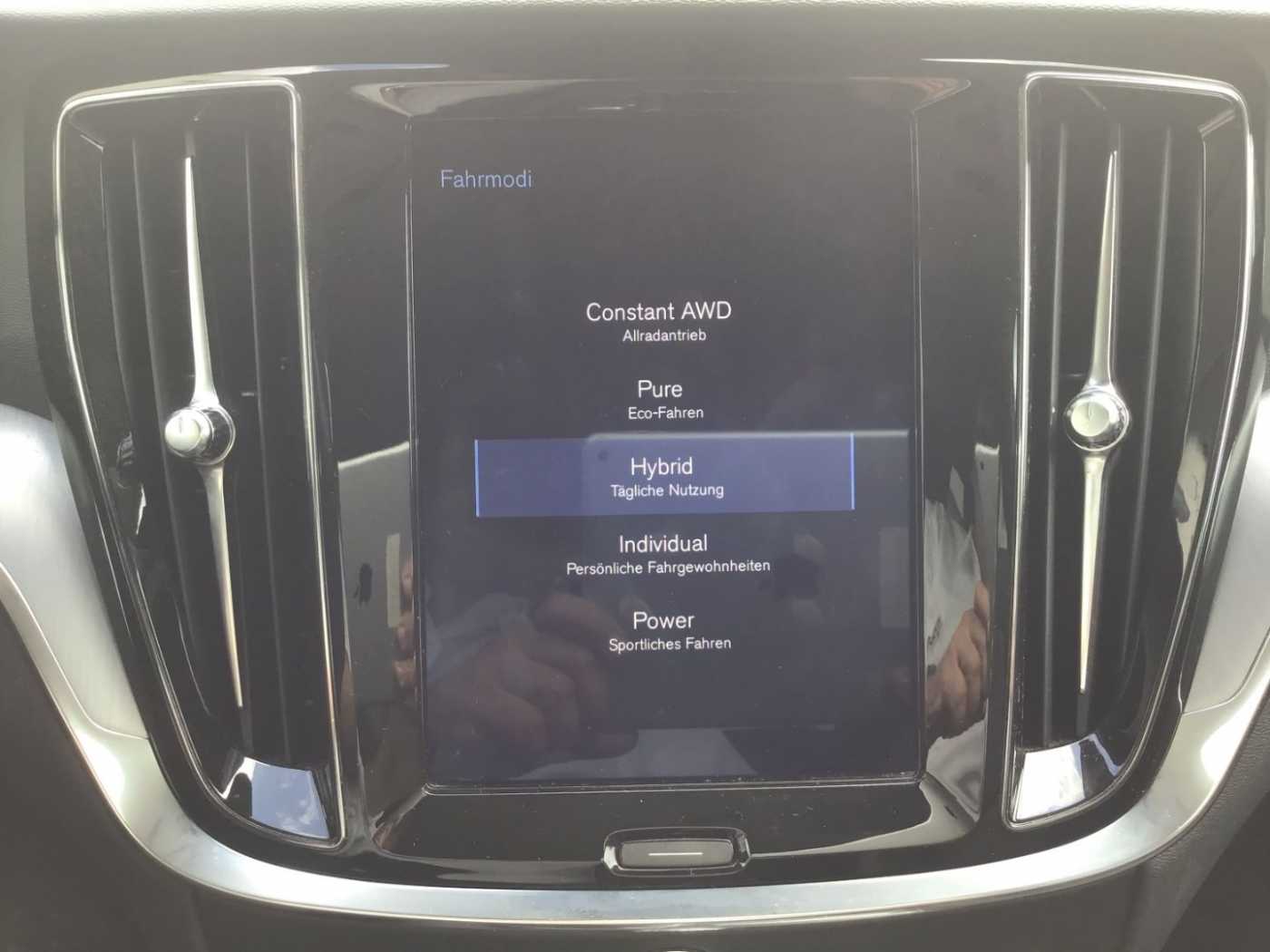 Volvo  T6 Momentum Pro AWD Cam Navi Leder