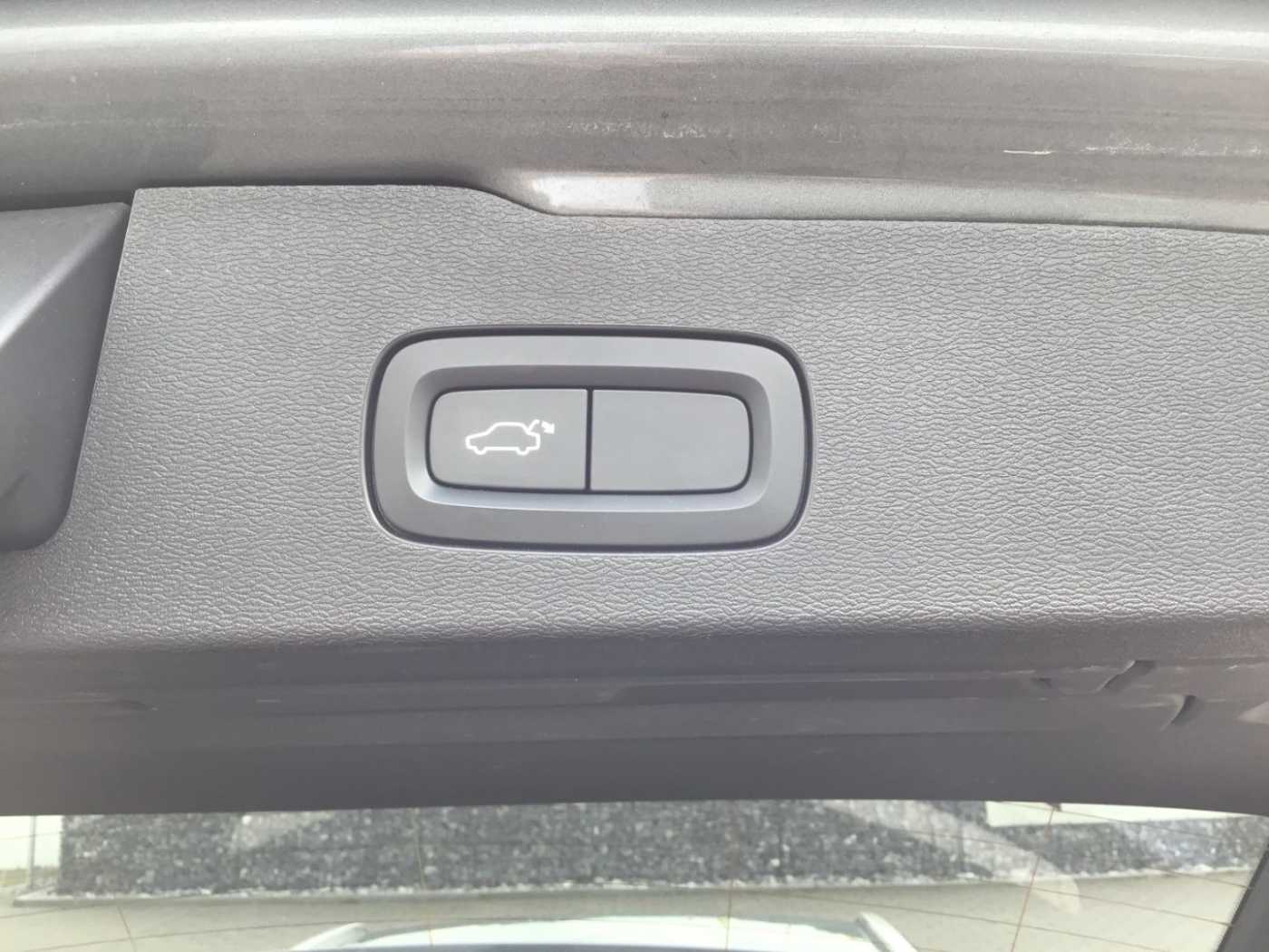 Volvo  T6 Momentum Pro AWD Cam Navi Leder