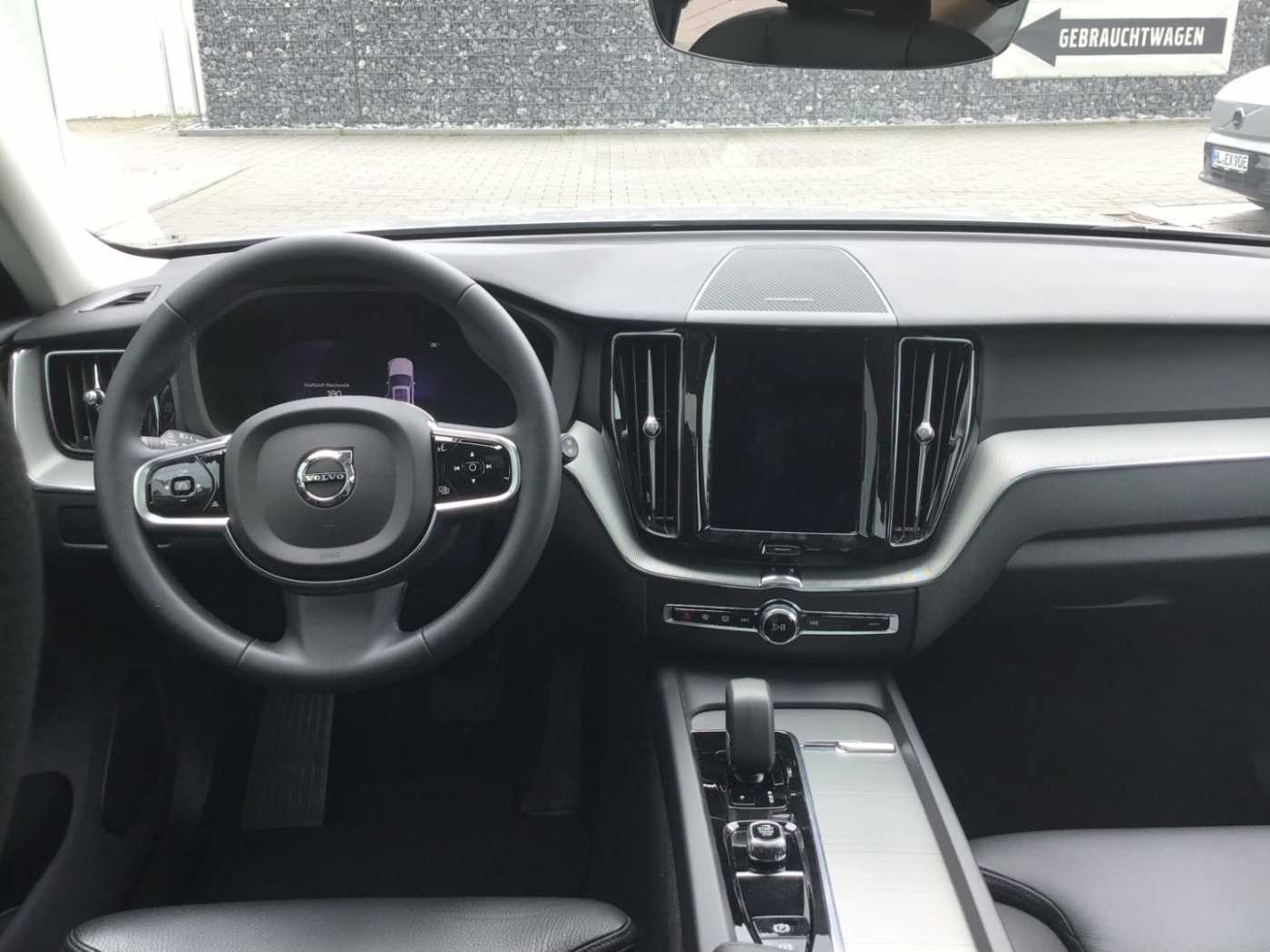 Volvo  B4 (Benzin) Plus Dark PanoDach Leder Allwet