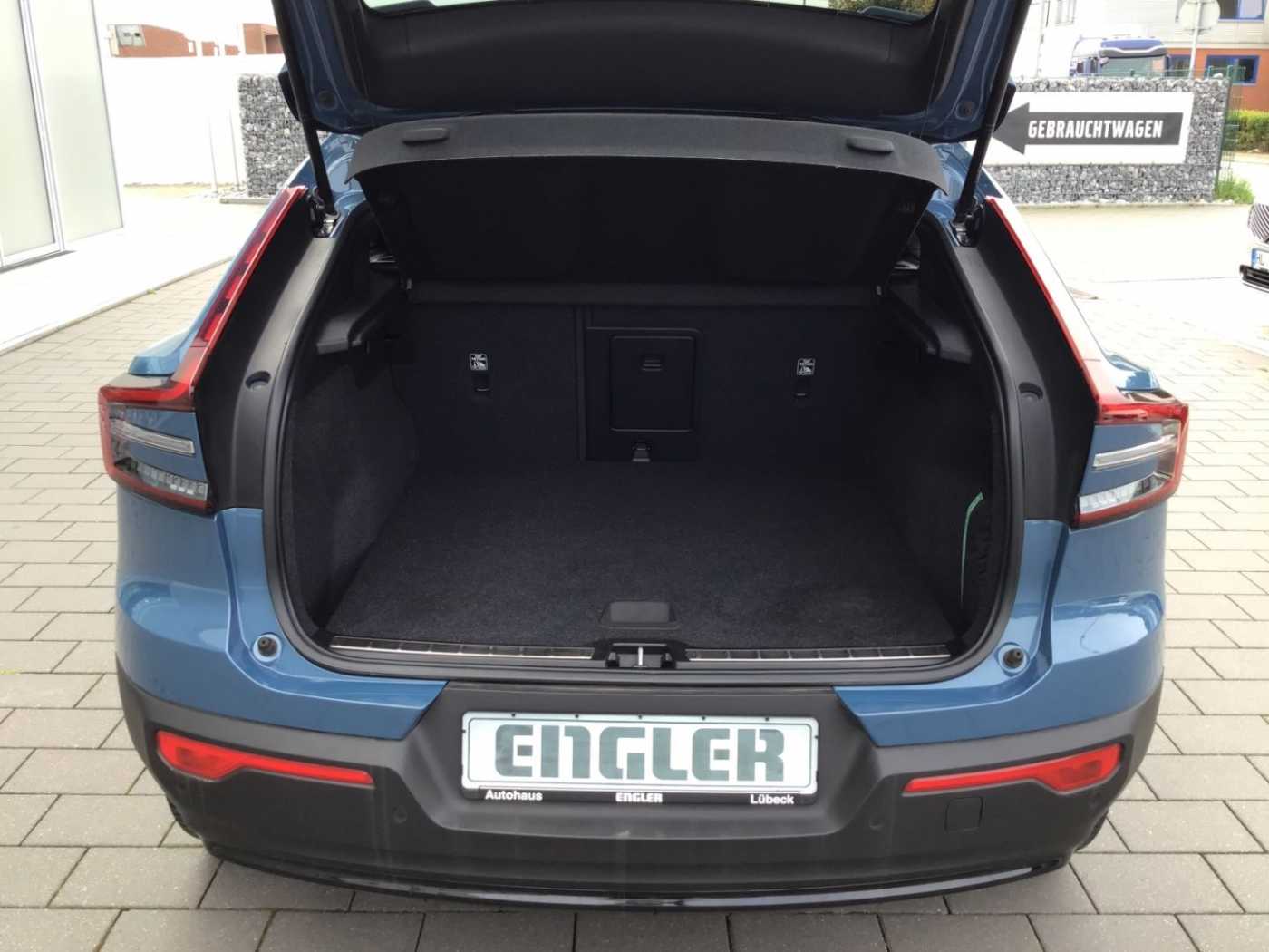 Volvo  Core Recharge Pure Electric Stdhzg. Cam