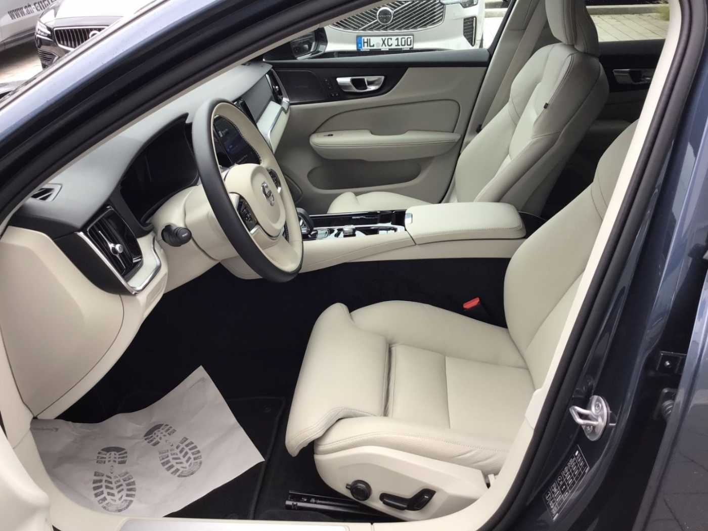 Volvo  T6 Plus Dark AWD Stdhzg. Licht-Paket