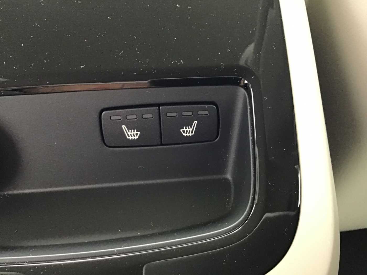 Volvo  T6 Plus Dark AWD Stdhzg. Licht-Paket